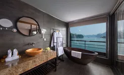 Scarlet Pearl Cruise- golden bathroom