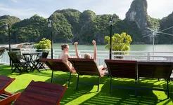 Swan Boutique Cruise - Sundesk