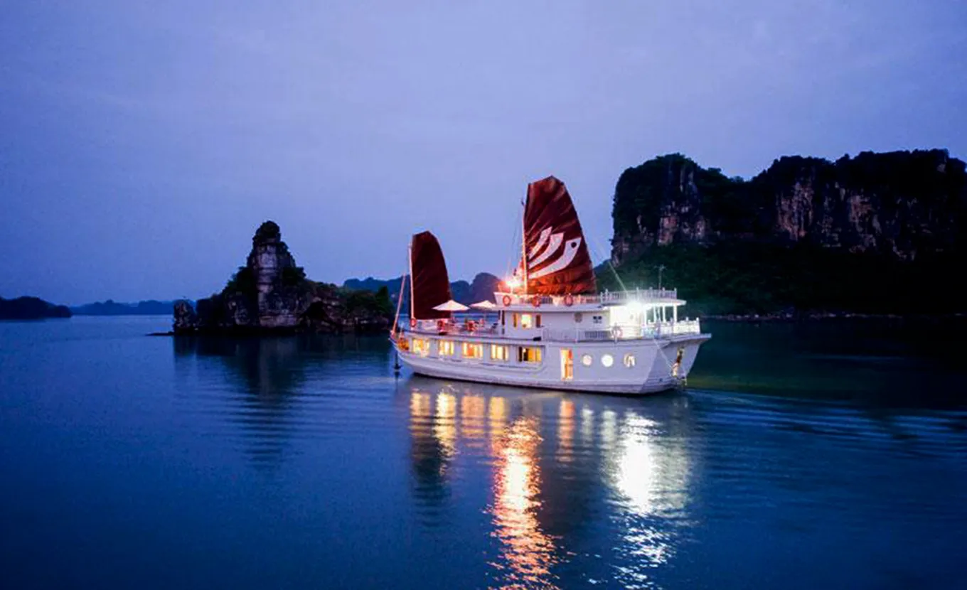 Jonque Bhaya Legend 2 Cabines - Baie D'halong 2 Jours 1 Nuit