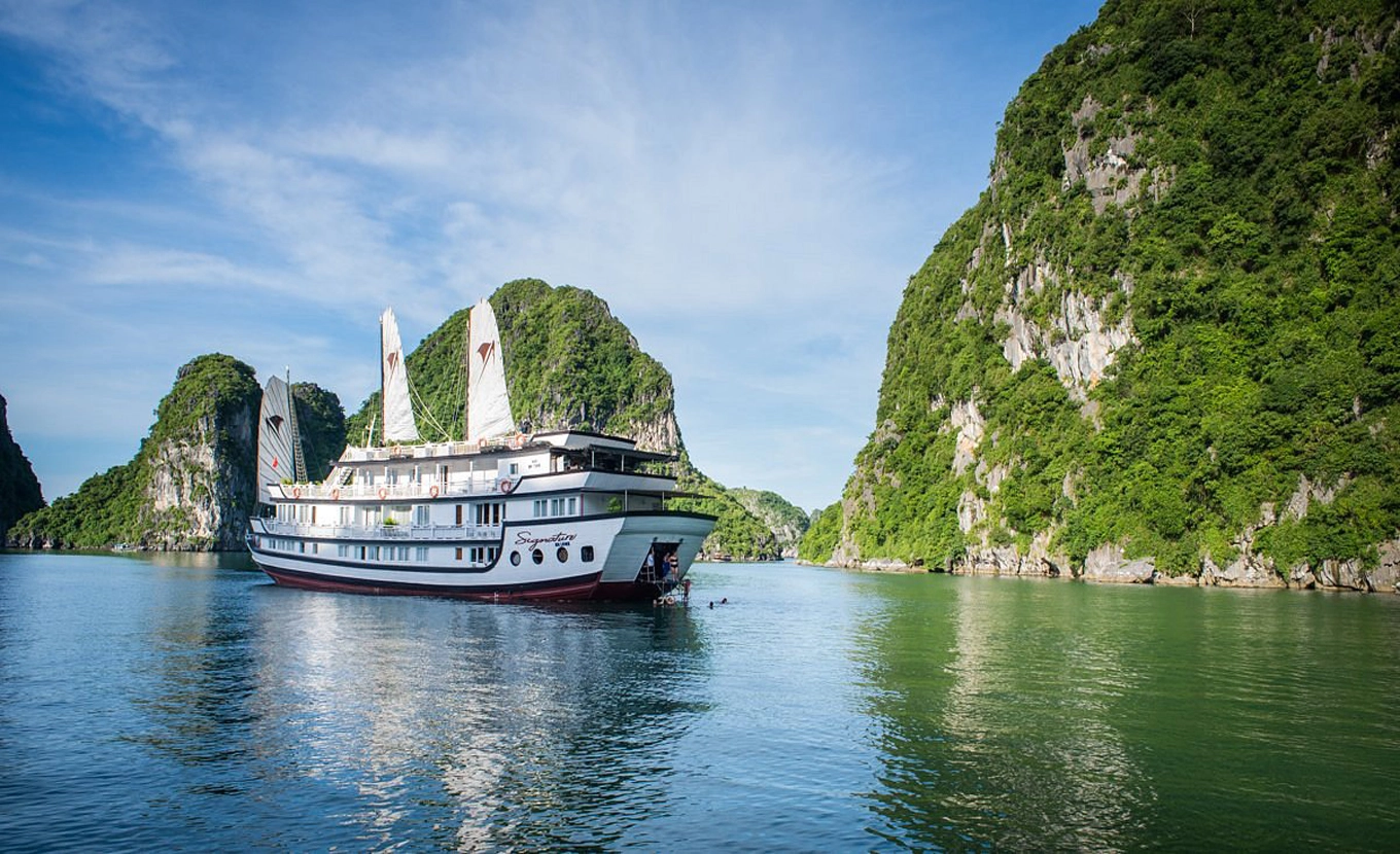 Signature Royal Cruise - Bai Tu Long Bay 2 Days 1 Night